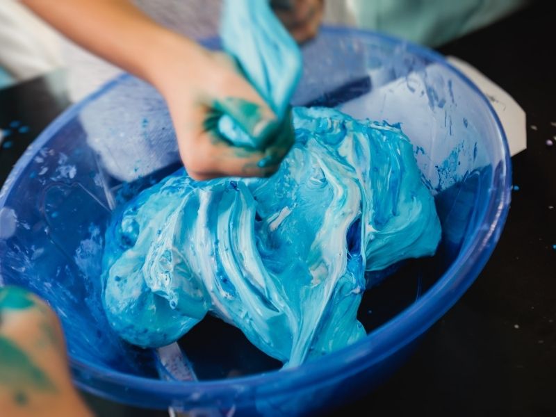 Leia mais sobre o artigo Oficina criativa de slime