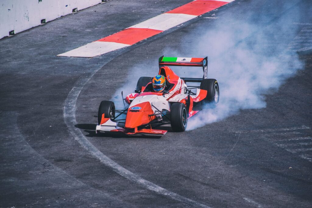 Vendedor premiado com uma experiência de piloto de corrida.